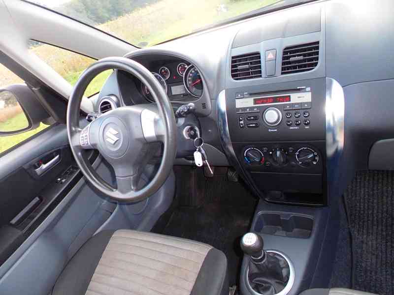 Suzuki SX4 Classic 1.6i 4x4 Club benzín 88kw - foto 15