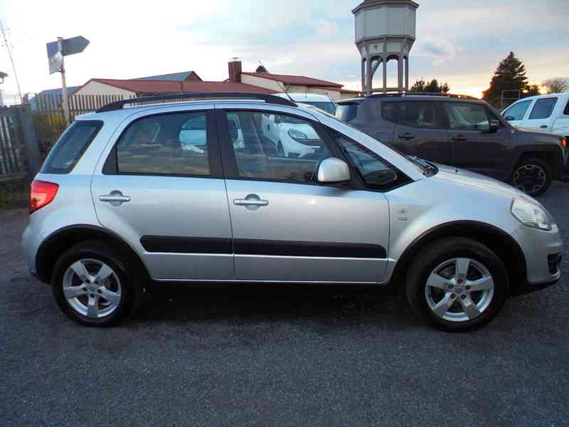 Suzuki SX4 Classic 1.6i 4x4 Club benzín 88kw - foto 21