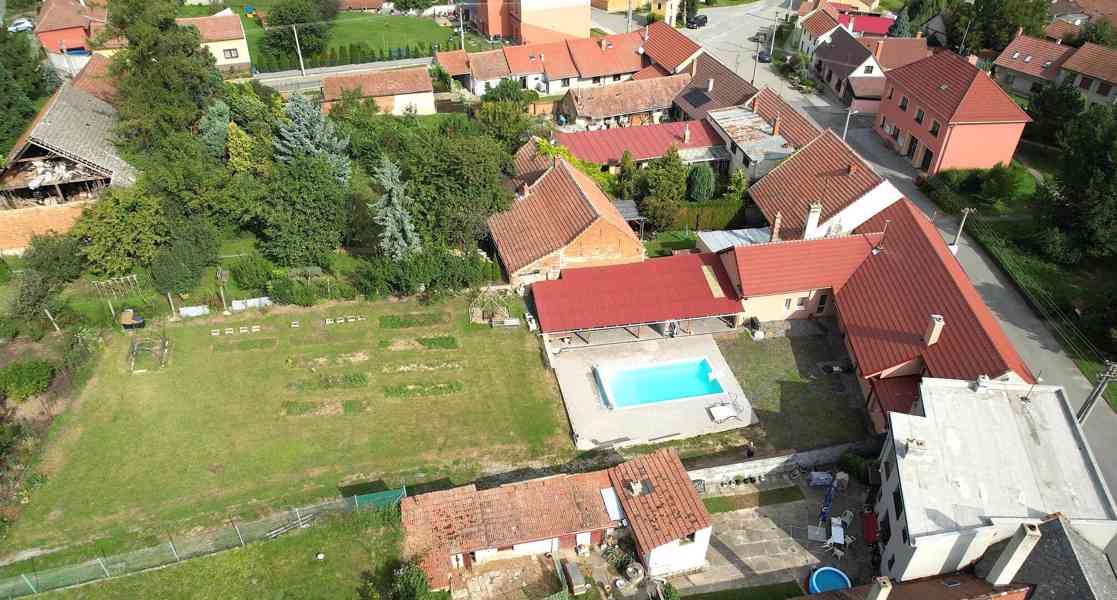 PRODEJ ROZSÁHLÉHO RD 4+KK V OBCI VÁŽANY U VYŠKOVA - foto 2