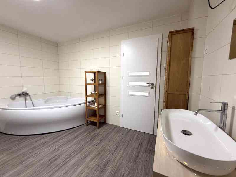 PRODEJ ROZSÁHLÉHO RD 4+KK V OBCI VÁŽANY U VYŠKOVA - foto 10