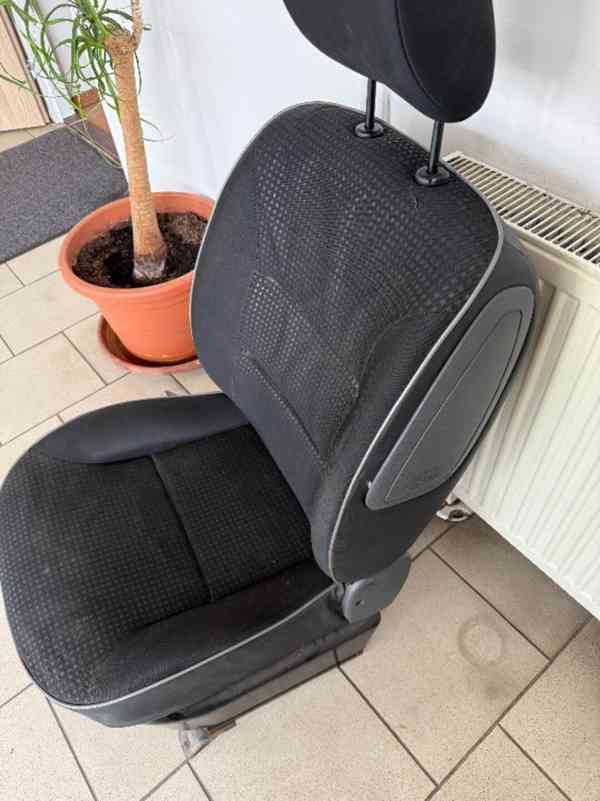 Sedačka pro řidiče na vůz Citroen Berlingo - foto 3