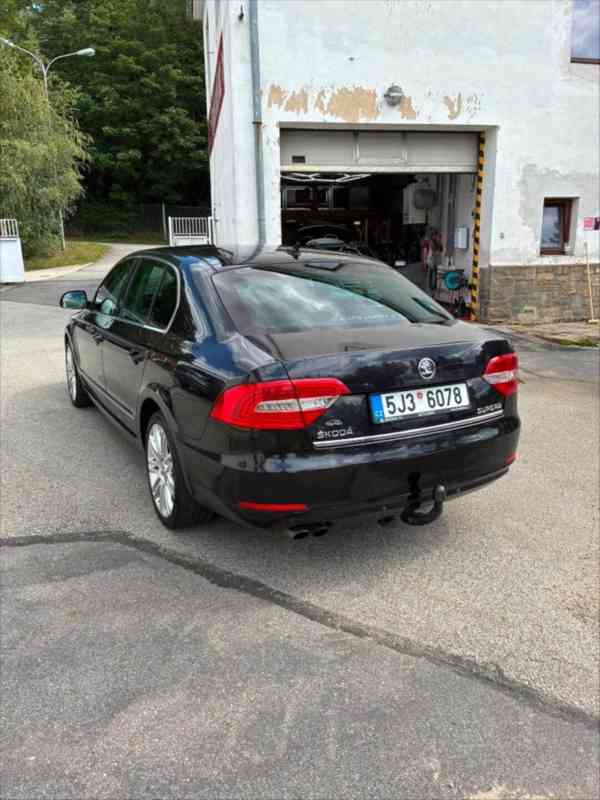 Škoda Superb 2,0   TDI 125 kW 4x4 DSG Elegance - foto 15
