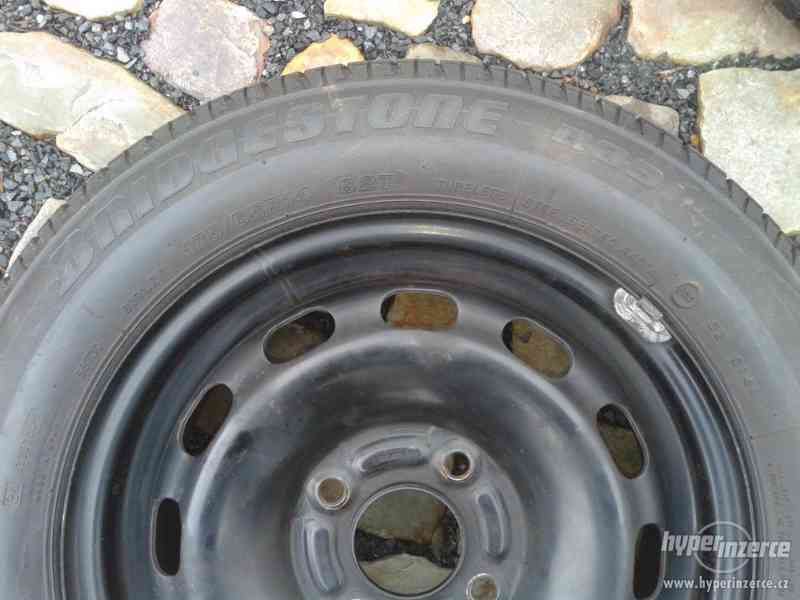 2 kola ráfek+pneu Bridgestone 175/65/14 Ford. - foto 3