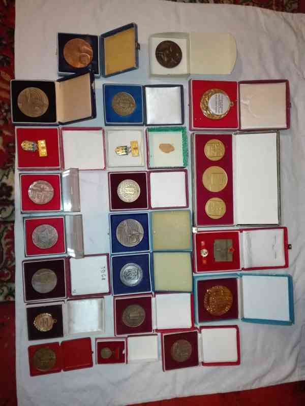 Kolekce medailí a plaket - mosazné, měděné 21 ks - foto 2