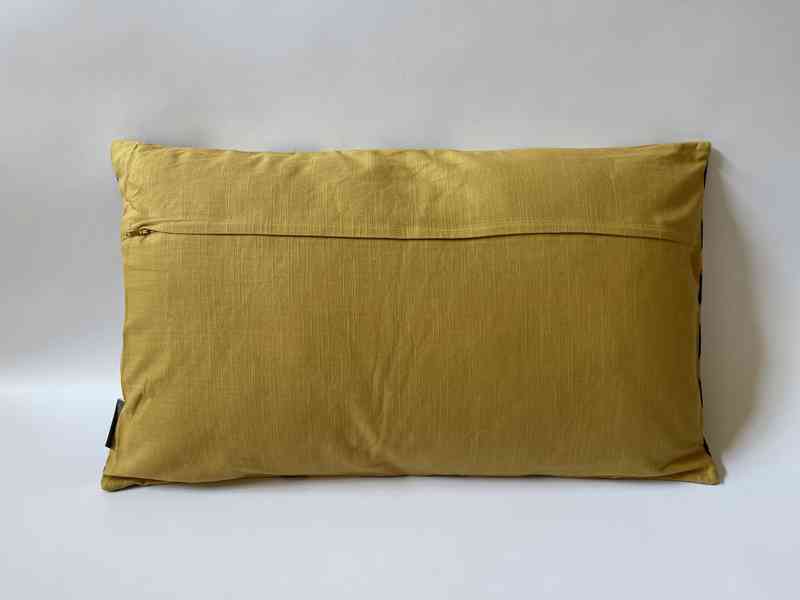 Luxusní zlatý polštář s výplní - foto 2