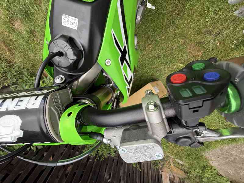 ‼️Zánovní  2024 Kawasaki Kx 450 ‼️ 8 mth✅💚  - foto 3