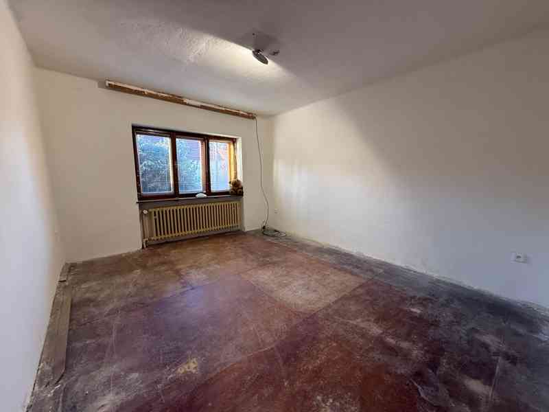 NABÍDKA PRODEJE JEDNOTKY 3+1  V OBCI HRUŠOVANY U BRNA  - foto 2