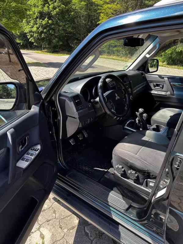 Mitsubishi Pajero 3,2 DI-D Intense 147kw - foto 4