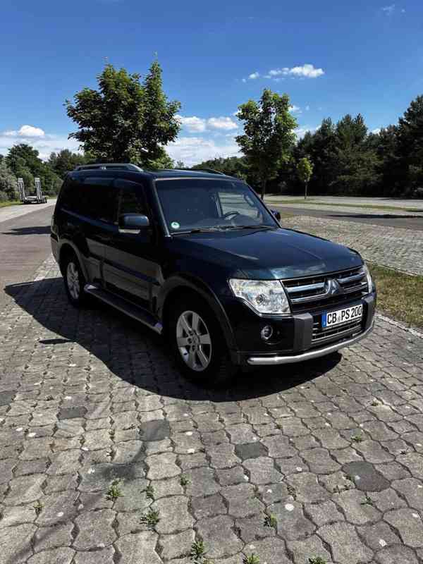 Mitsubishi Pajero 3,2 DI-D Intense 147kw - foto 1