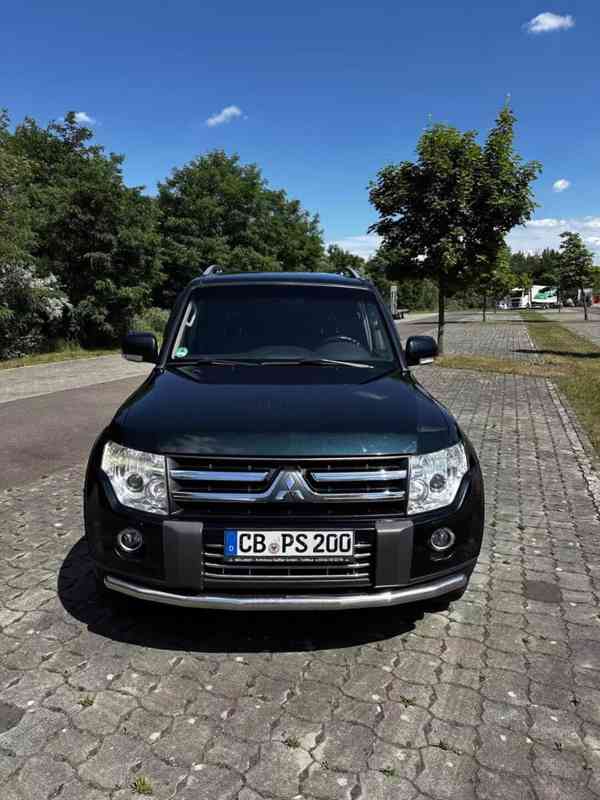 Mitsubishi Pajero 3,2 DI-D Intense 147kw - foto 8