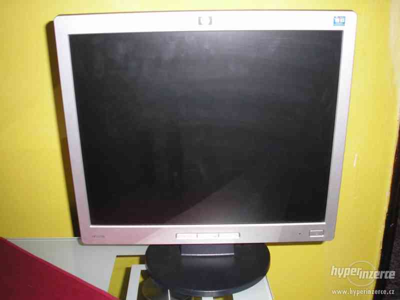 HP - 17 palce - 1280 x 1024 - D-Sub (VGA) - 12 ms - 33 W - foto 1