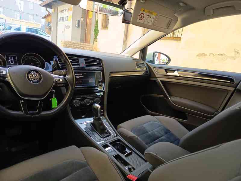 VOLKSWAGEN Golf Variant 1,4TGI Bluemotion ČR  - foto 11