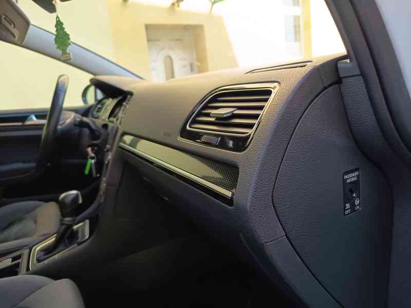 VOLKSWAGEN Golf Variant 1,4TGI Bluemotion ČR  - foto 20