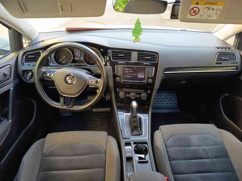 VOLKSWAGEN Golf Variant 1,4TGI Bluemotion ČR  - foto 9