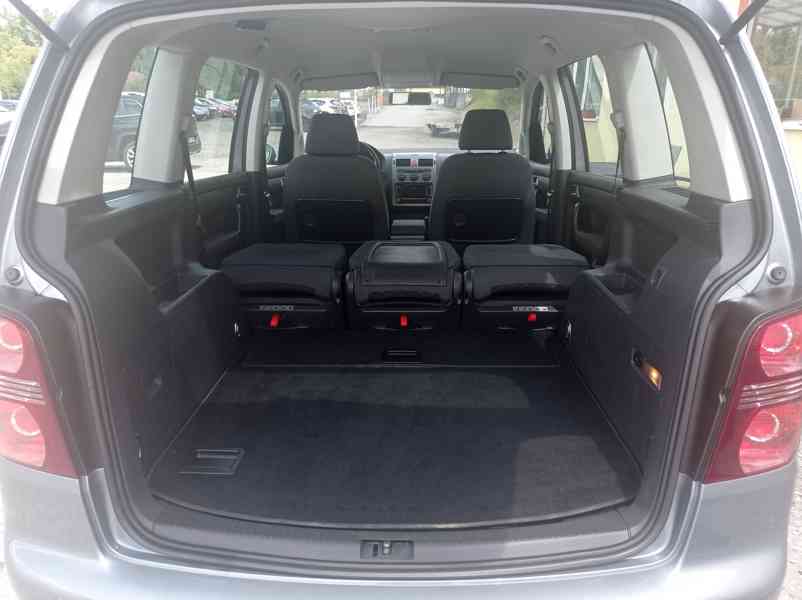 Volkswagen Touran 2.0 TDI 103kW/DSG/Tažné/Výhřev - foto 16