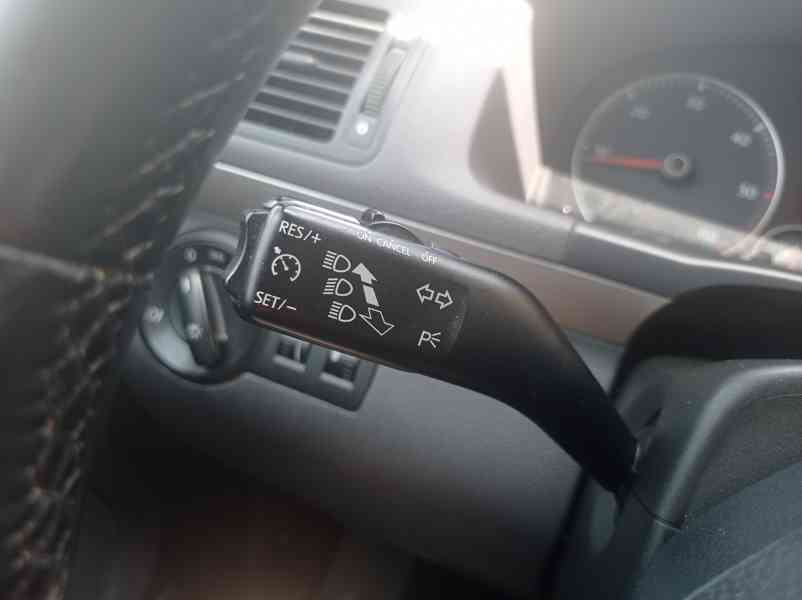 Volkswagen Touran 2.0 TDI 103kW/DSG/Tažné/Výhřev - foto 20