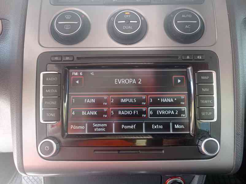 Volkswagen Touran 2.0 TDI 103kW/DSG/Tažné/Výhřev - foto 23
