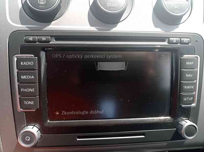 Volkswagen Touran 2.0 TDI 103kW/DSG/Tažné/Výhřev - foto 36