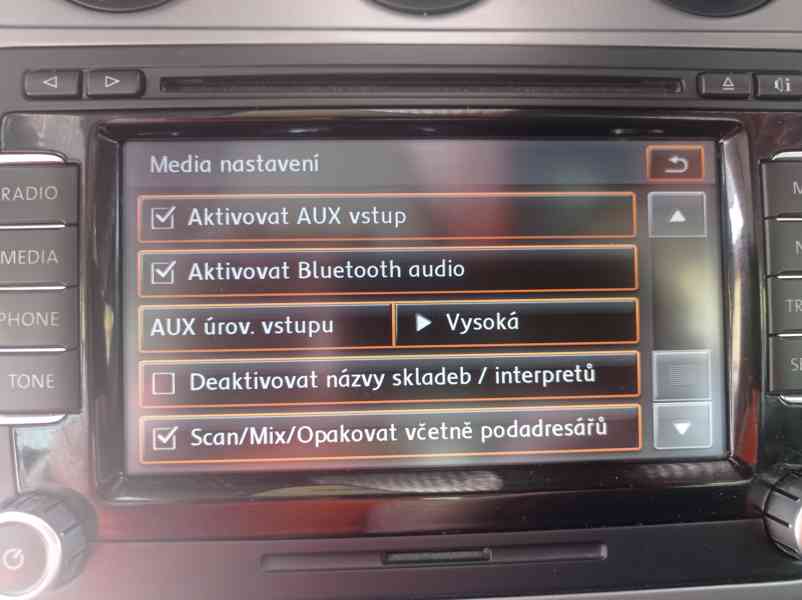 Volkswagen Touran 2.0 TDI 103kW/DSG/Tažné/Výhřev - foto 30