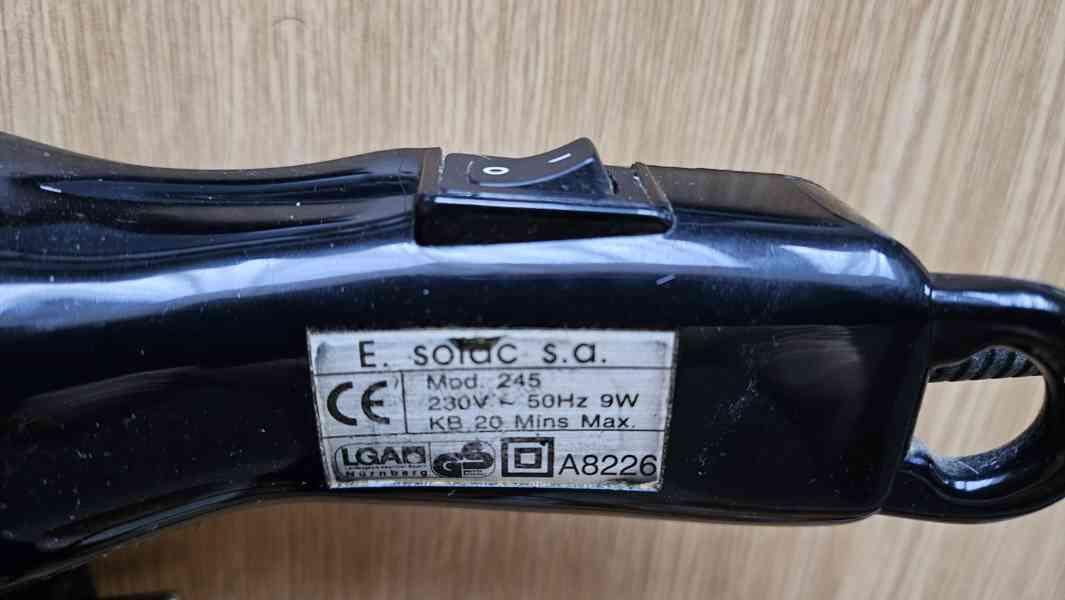 Zastřihovač vlasů, strojek na vlasy, stříhání vlasů  - foto 2