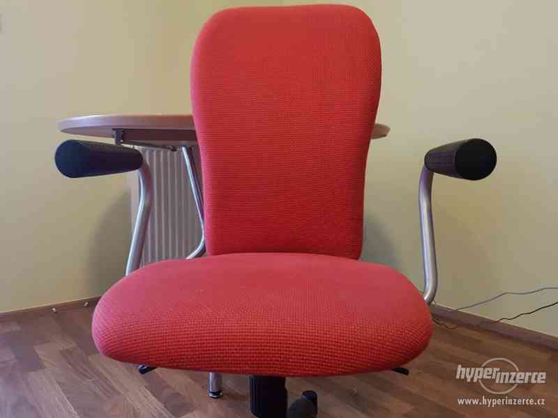 Otočná kancelářská židle - foto 2