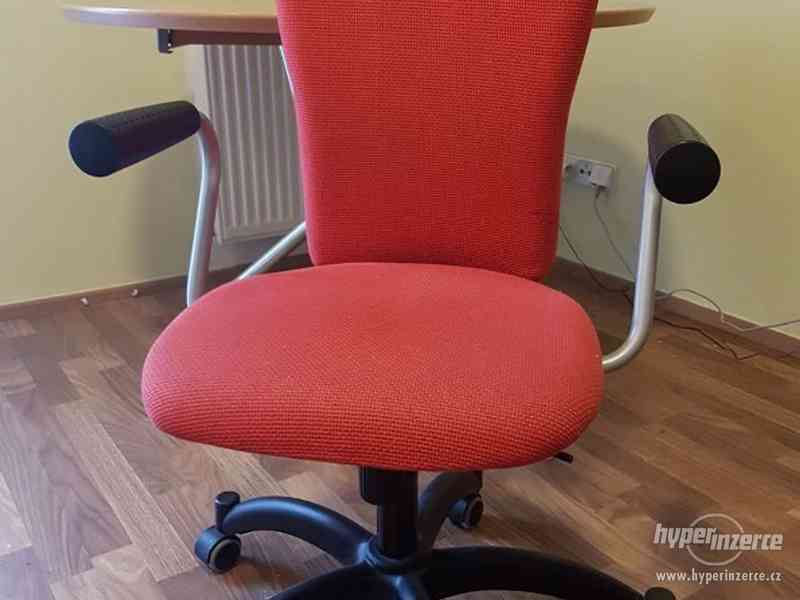 Otočná kancelářská židle - foto 3