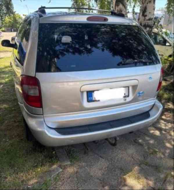 Chrysler Voyager 2,8   CRD AUTOMAT,tažné, 6 křesel - foto 2