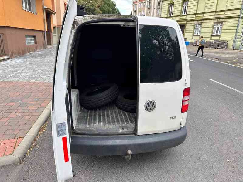 Automobil VW Caddy - foto 4