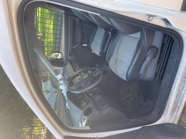 Automobil VW Caddy - foto 7