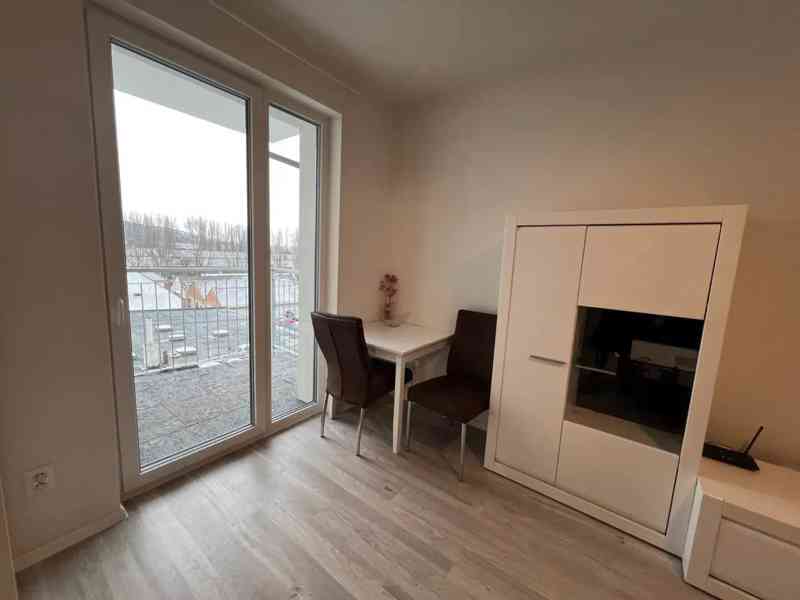 Pronájem bytu 2+kk 32 m² - foto 2