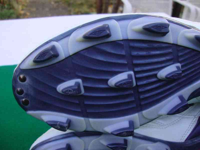 Nové kopačky Umbro mx-92 vel.43 na trávu plastové špunty - foto 14