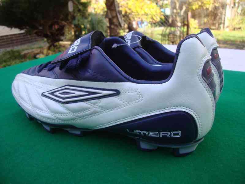 Nové kopačky Umbro mx-92 vel.43 na trávu plastové špunty - foto 8