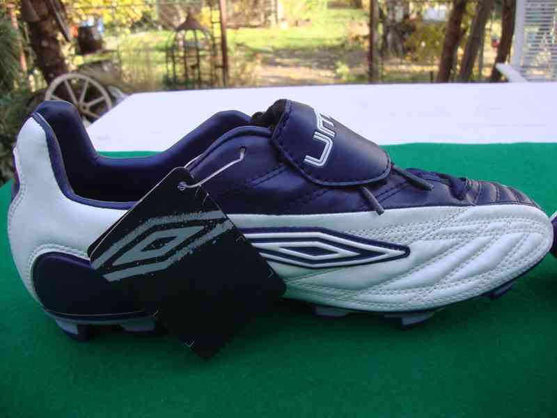 Nové kopačky Umbro mx-92 vel.43 na trávu plastové špunty - foto 16