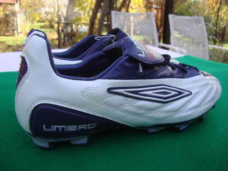 Nové kopačky Umbro mx-92 vel.43 na trávu plastové špunty - foto 5