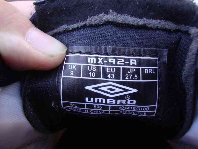 Nové kopačky Umbro mx-92 vel.43 na trávu plastové špunty - foto 18