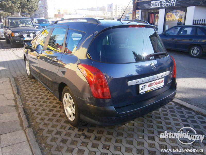 Peugeot 308 1.6, nafta, rok 2009 - foto 2