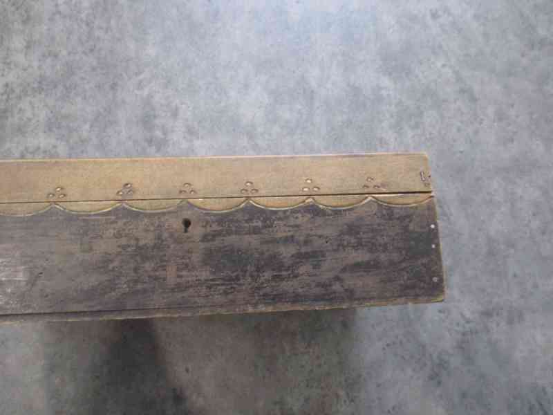 starožitná dřevěná malovaná truhlička – 26x18x9 cm - foto 7
