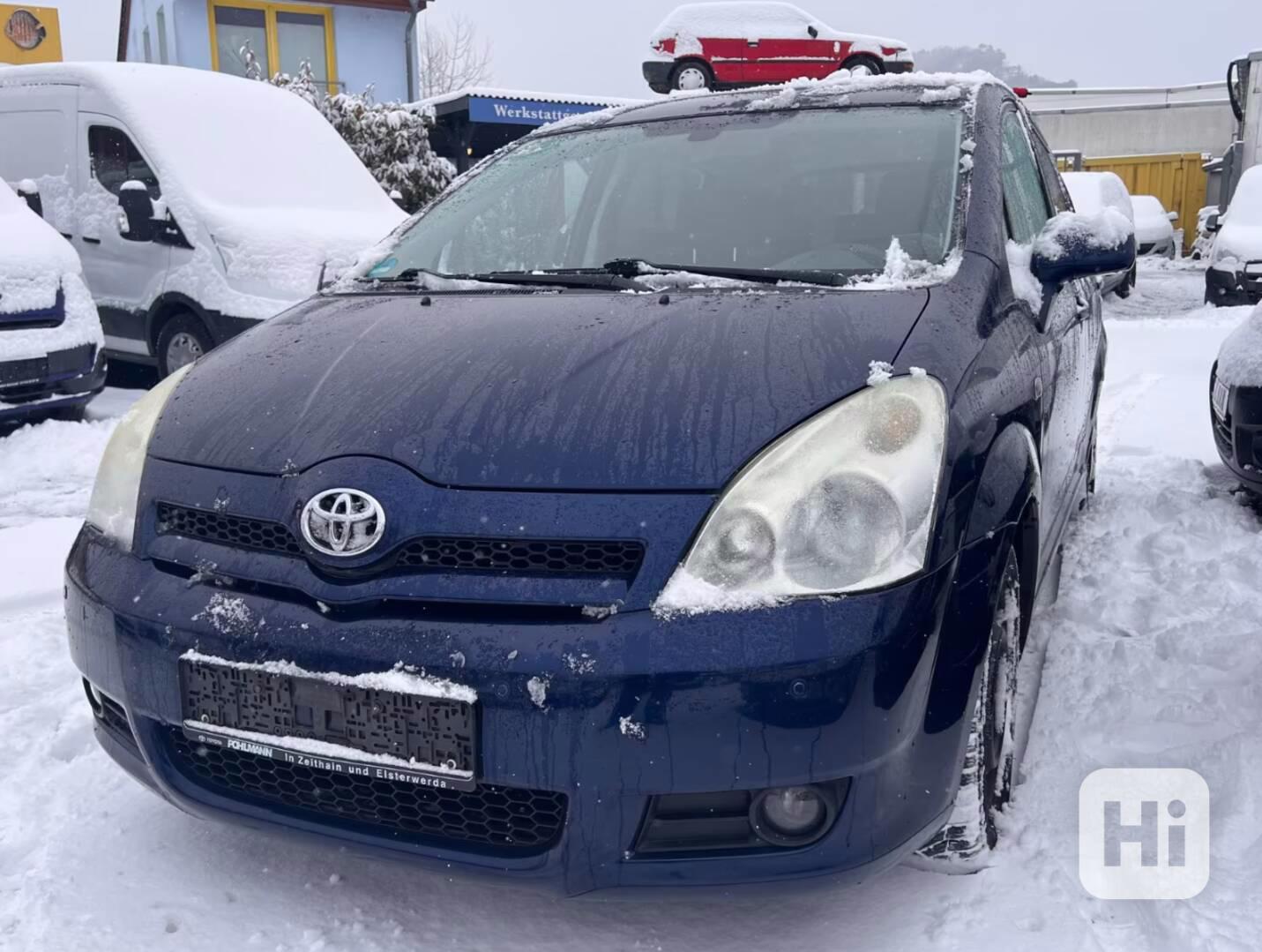 Toyota Corolla Verso 1.8i Edition benzín 95kw - foto 1