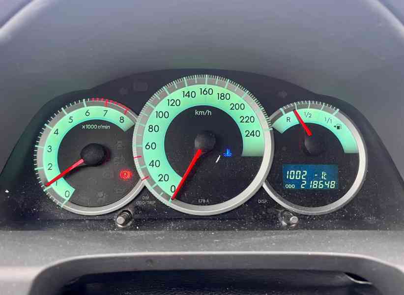 Toyota Corolla Verso 1.8i Edition benzín 95kw - foto 10