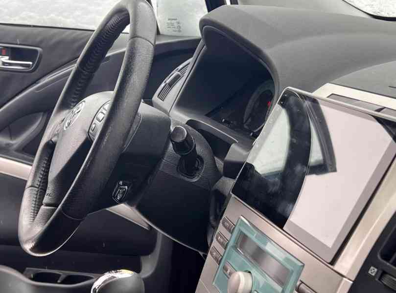 Toyota Corolla Verso 1.8i Edition benzín 95kw - foto 9