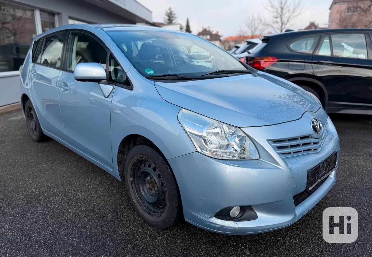 Toyota Verso 1,8i Executive benzín 108kw - foto 1