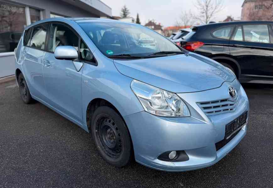 Toyota Verso 1,8i Executive benzín 108kw - foto 1