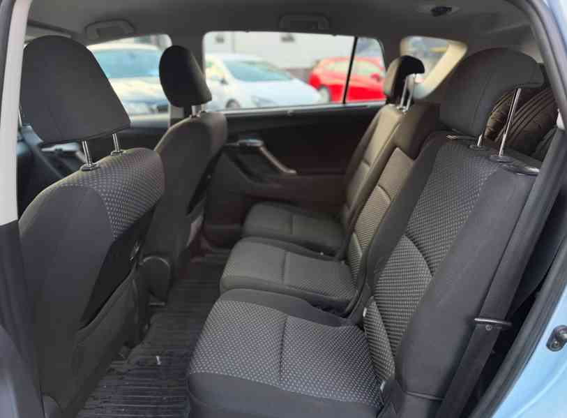 Toyota Verso 1,8i Executive benzín 108kw - foto 13