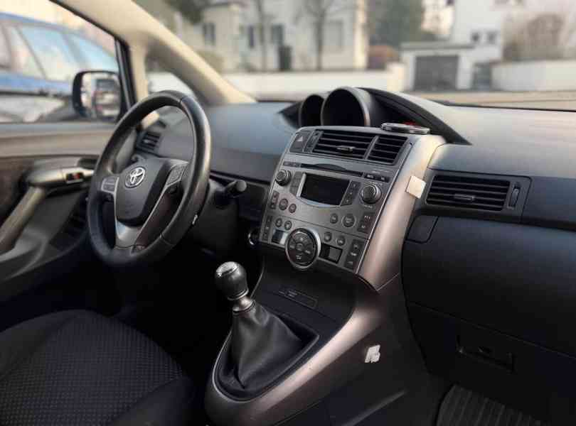 Toyota Verso 1,8i Executive benzín 108kw - foto 10