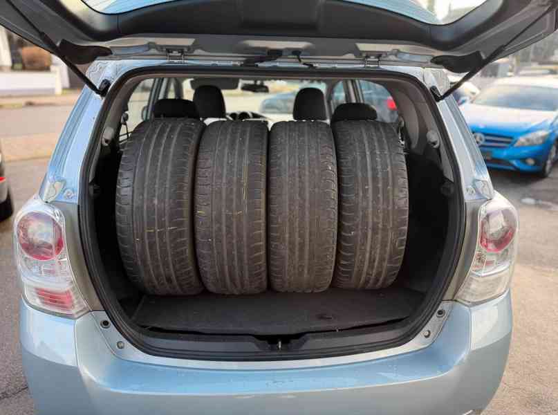 Toyota Verso 1,8i Executive benzín 108kw - foto 14