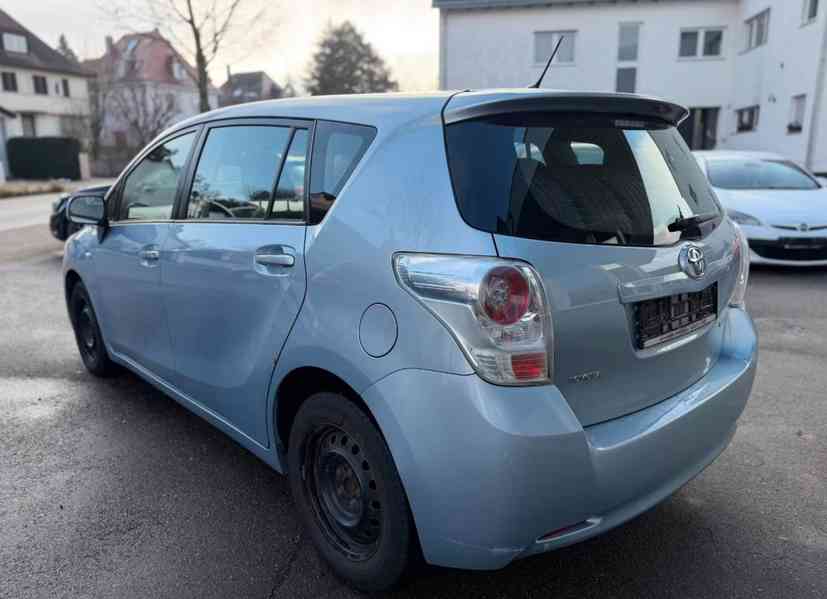 Toyota Verso 1,8i Executive benzín 108kw - foto 9
