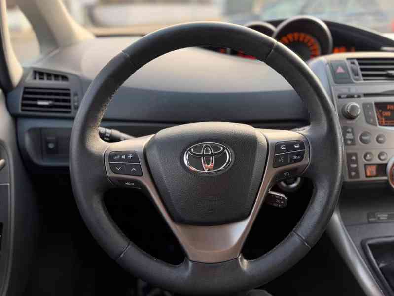 Toyota Verso 1,8i Executive benzín 108kw - foto 6