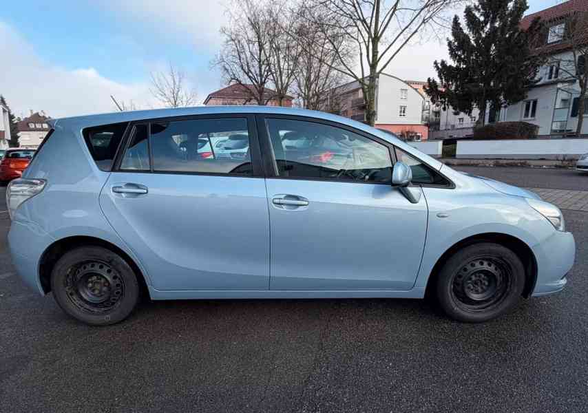 Toyota Verso 1,8i Executive benzín 108kw - foto 11