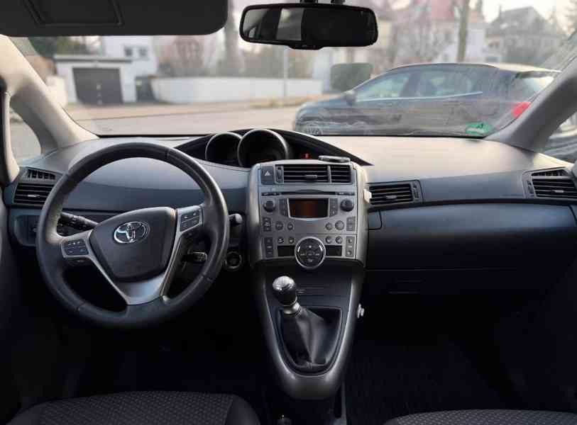 Toyota Verso 1,8i Executive benzín 108kw - foto 5