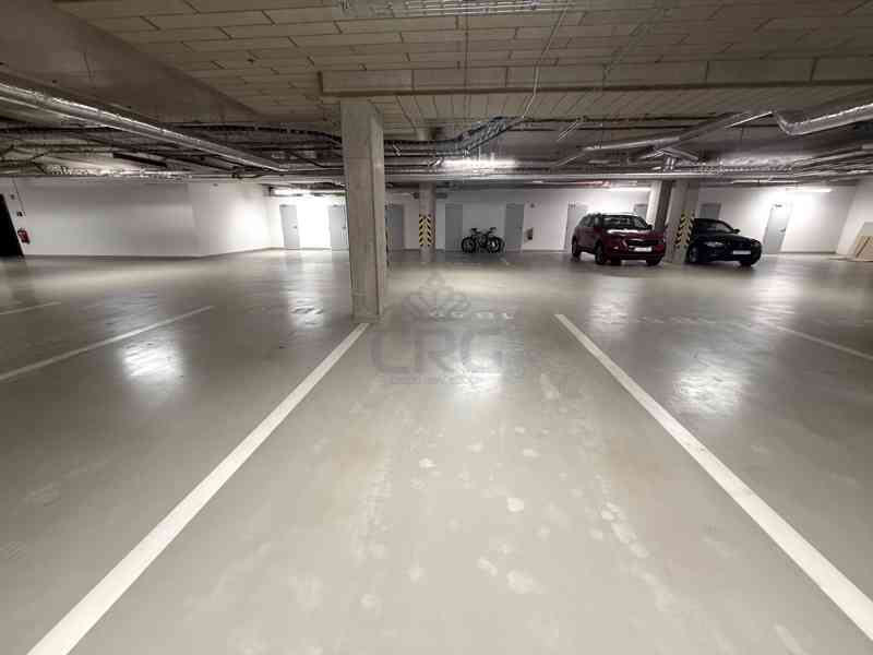 GARÁŽOVÉ STÁNÍ V ČERNÝCH POLÍCH S ODPOČTEM DPH - foto 7